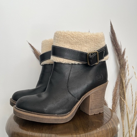 Dirty Laundry Black Faux Leather Ankle Boots with Cream Sherpa fur size 7 - Picture 3 of 7